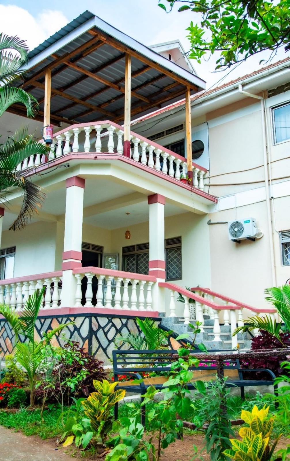 Lakeshore Bed And Breakfast Entebbe Exterior photo