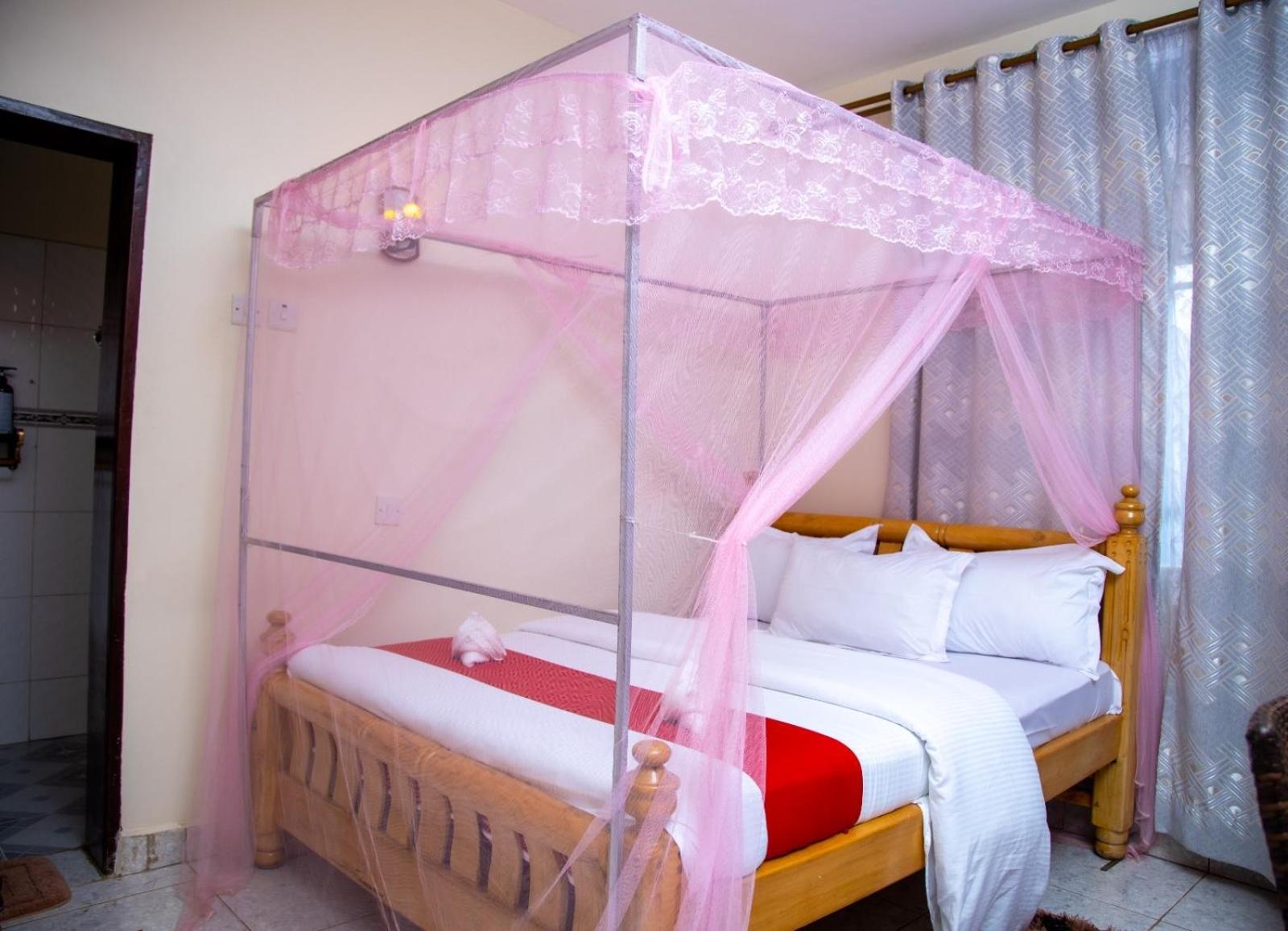 Lakeshore Bed And Breakfast Entebbe Exterior photo