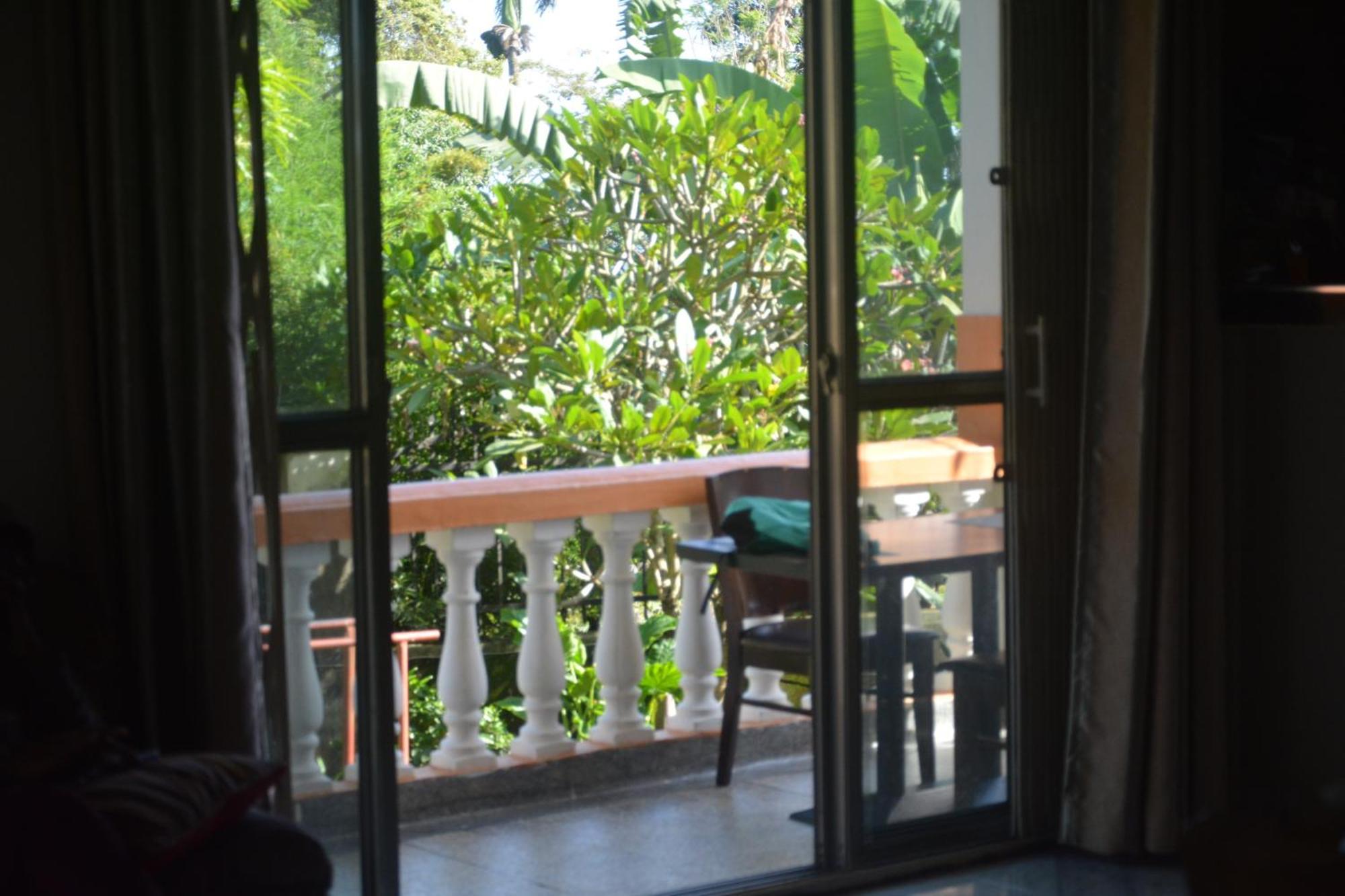 Lakeshore Bed And Breakfast Entebbe Exterior photo